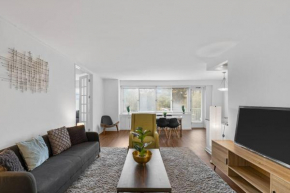 Discover St Louis Modern 3BR with Top Amenities